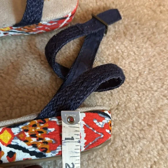 AZTEC - Strap Sandals - Size 7 - Picture 6 of 10